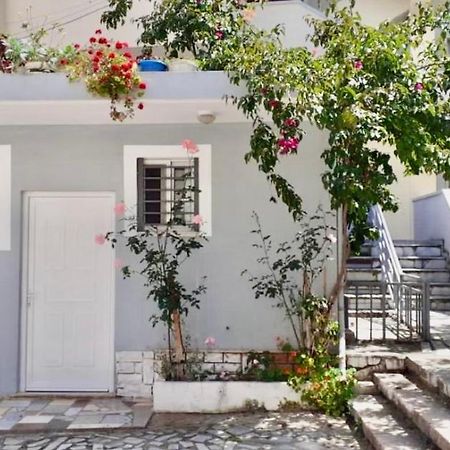 Olti'S Beach House Sarandë Eksteriør bilde